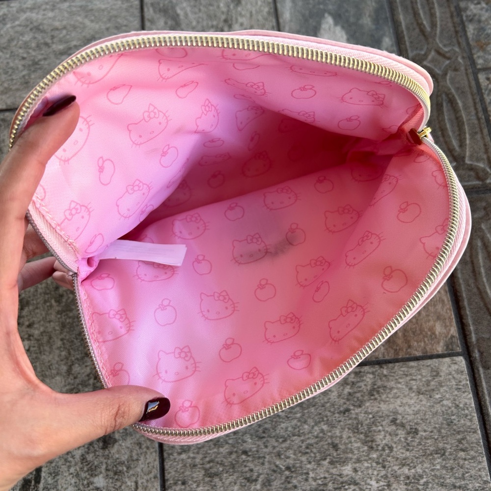 NWOT Authentic Hello Kitty Bag - Picture 5 of 6
